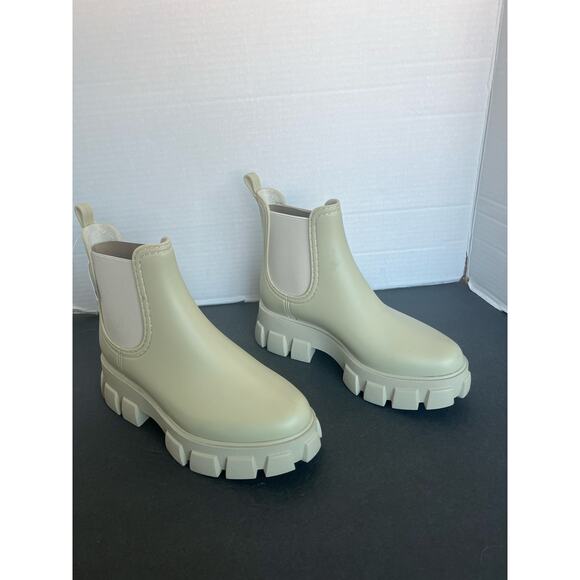 NWT Jeffrey Campbell Cream Pleu Platform Lug Sole Pull On Rain Chelsea Boots 9 - Picture 2 of 11